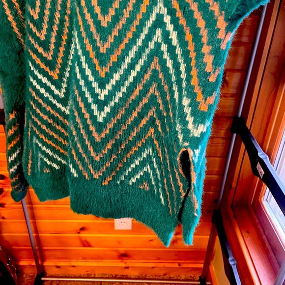 😍Arula Turquoise Chevron Sweater😍 - Picture 10 of 16